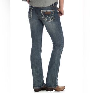 Wrangler Women’s Retro Sadie Stretch Low Rise Slim Fit Boot 9/10 x32